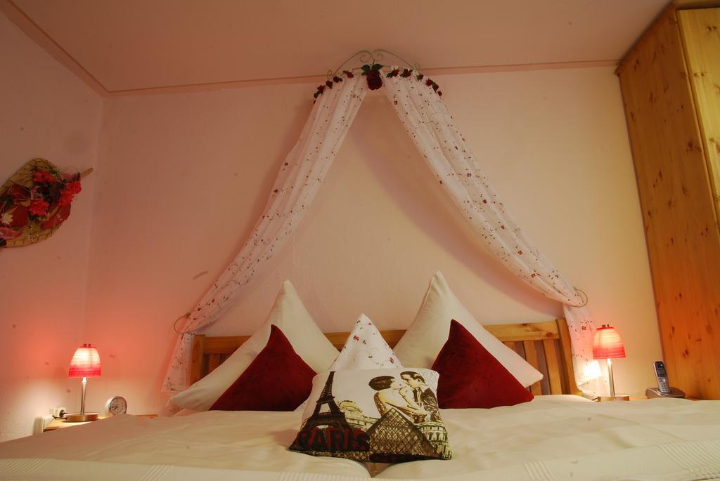 Logis L'Auberge Gutshof Bischofswerda Rom bilde
