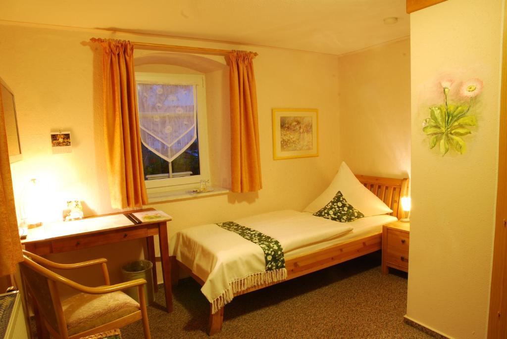 Logis L'Auberge Gutshof Bischofswerda Rom bilde